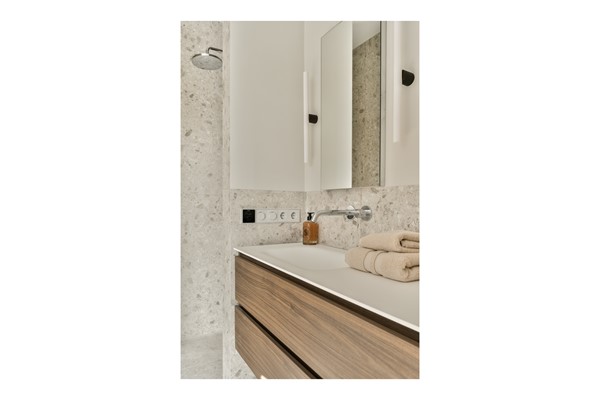 Medium property photo - Frederiksplein 26H, 1017 XN Amsterdam